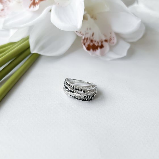 Серебряное кольцо с фианитами