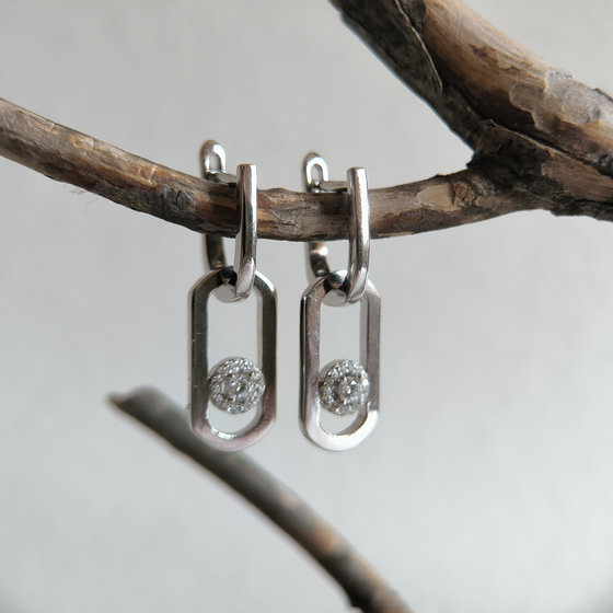 Серебряные серьги с фианитами