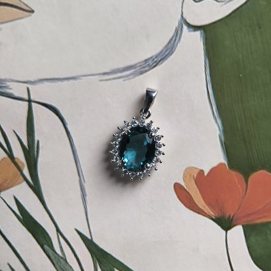 Серебряная подвеска с топазом Лондон Блю 2.288ct, фианитами