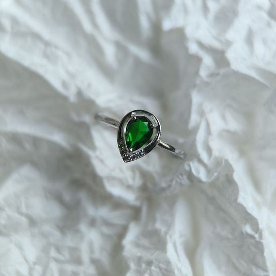 Серебряное кольцо с изумрудом nano 0.605ct