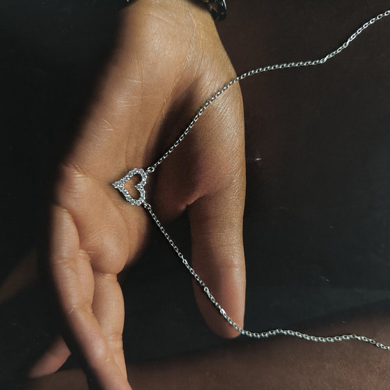 Серебряное колье с фианитами