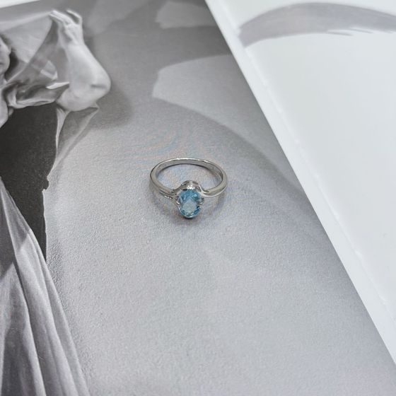 Серебряное кольцо с топазом 1.442ct