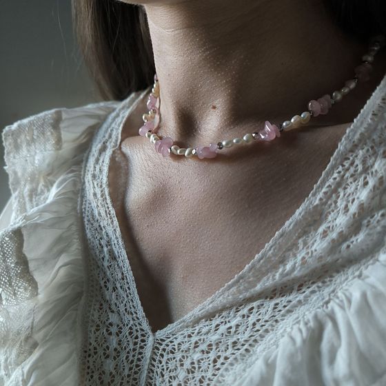 Серебряное колье с жемчугом барочным, кварцем