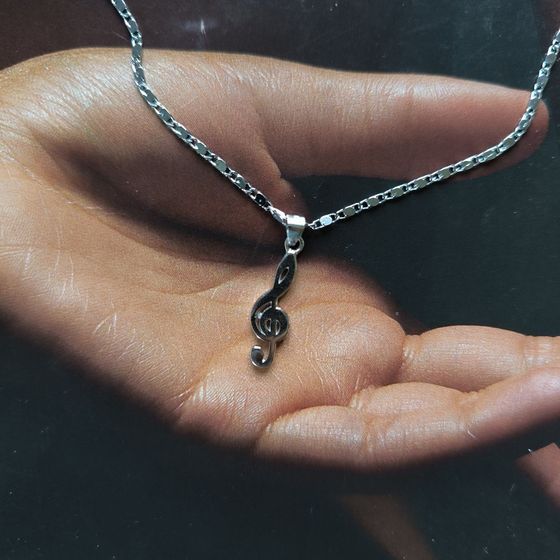 Серебряная подвеска без камней