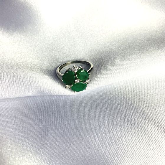 Серебряное кольцо с изумрудом