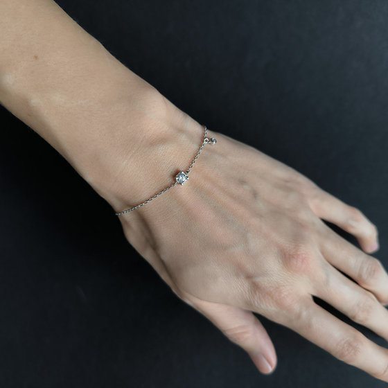 Серебряный браслет с фианитами