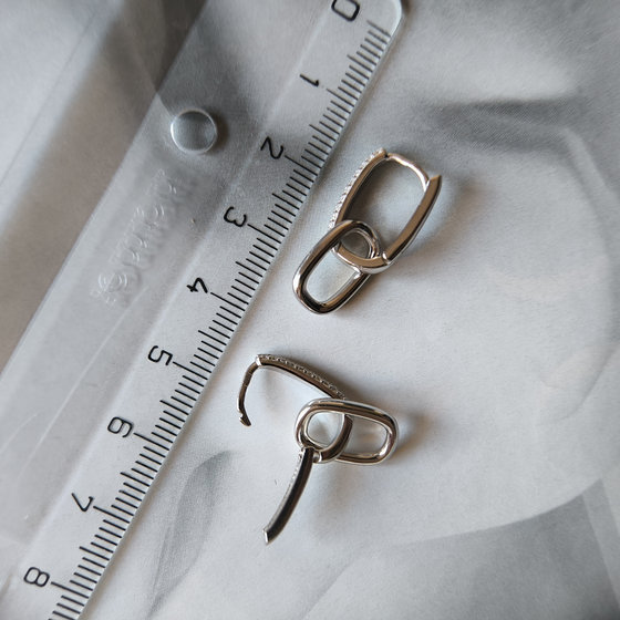 Серебряные серьги с фианитами