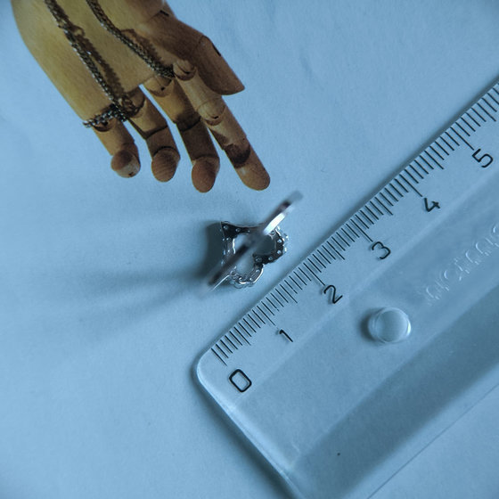 Серебряное кольцо с фианитами