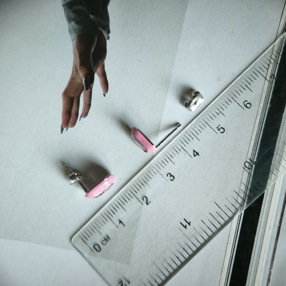 Серебряные серьги с фианитами, емаллю