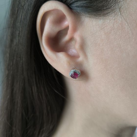 Серебряные серьги с рубином 1.655ct, фианитами