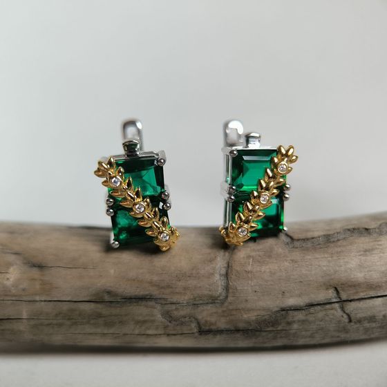 Серебряные серьги с изумрудом nano
