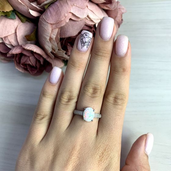 Серебряное кольцо с опалом