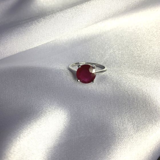 Серебряное кольцо с рубином