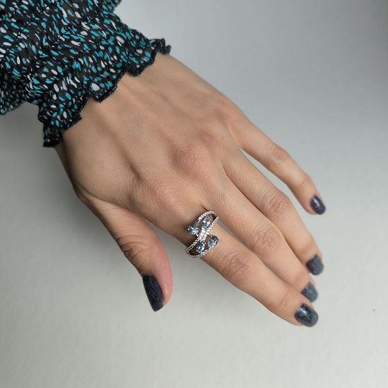 Серебряное кольцо с топазом 2.638ct