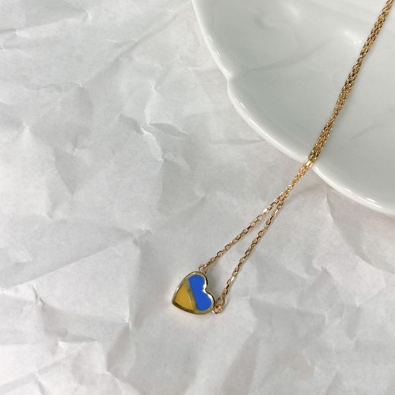 Золотое колье с емаллю