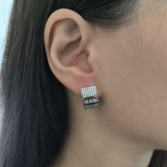 Серебряные серьги с фианитами