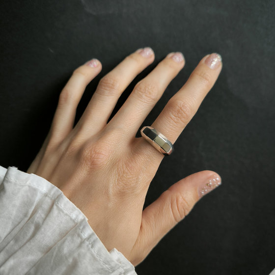 Серебряное кольцо без камней