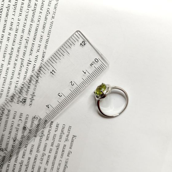 Серебряное кольцо с хризолітом 2.275ct