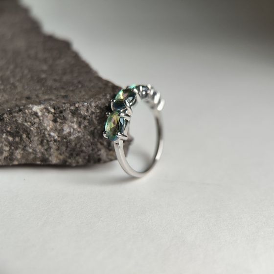 Серебряное кольцо с мистик топазом 1.84ct