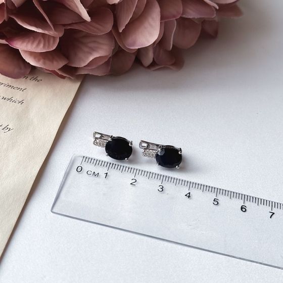 Серебряные серьги с сапфиром