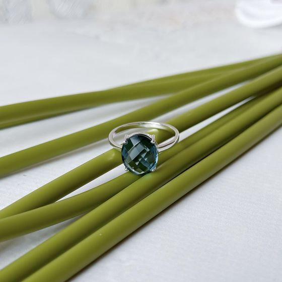 Серебряное кольцо с топазом Лондон Блю 4.038ct