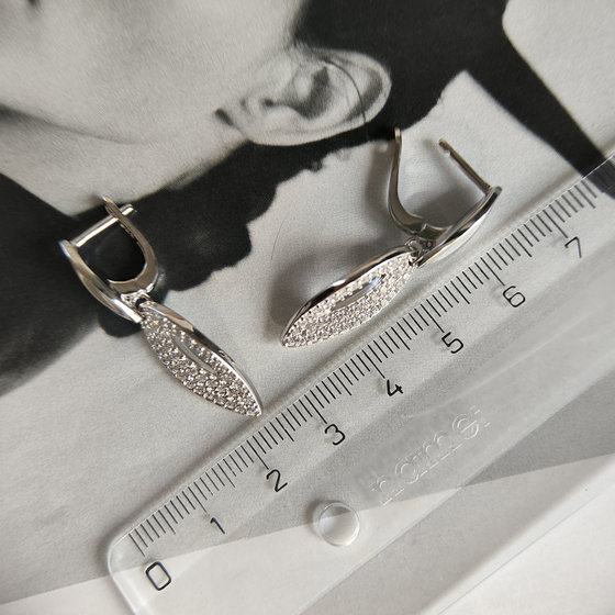 Серебряные серьги с фианитами