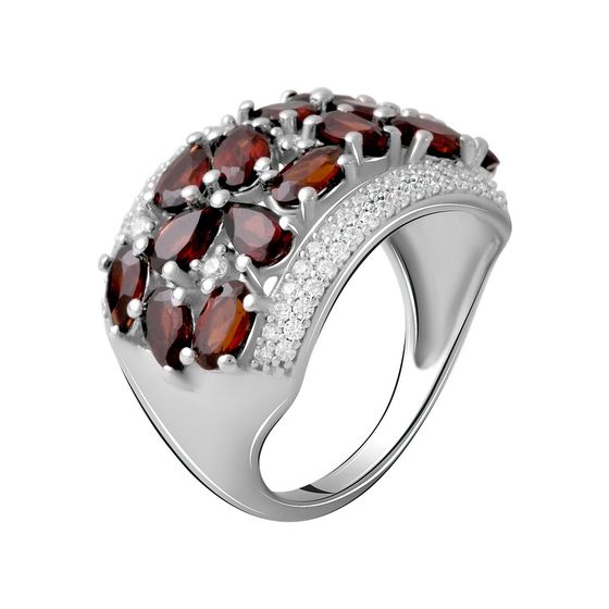 Серебряное кольцо с гранатом 4.663ct
