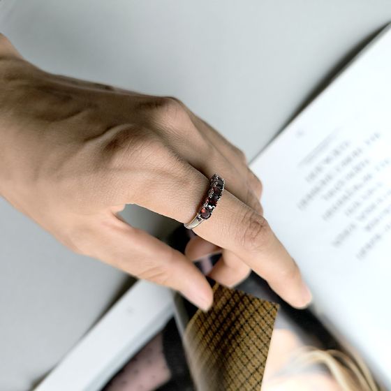 Серебряное кольцо с гранатом 1.6ct