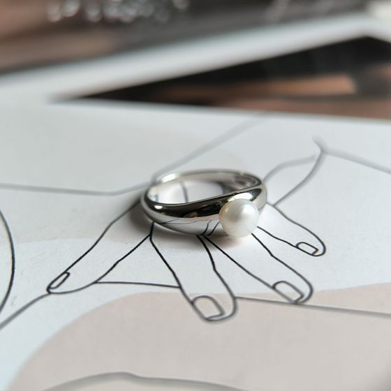 Серебряное кольцо с жемчугом